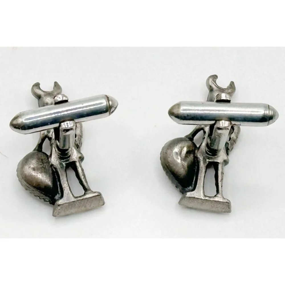 Vintage Signed Swank Viking Warrior Figural Sword Gemstone Shield Cufflinks RARE
